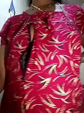 SandiSquirts – webcam model profile photo Image 4