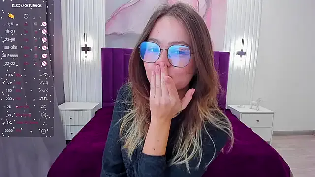 KarinaSanz – webcam model profile photo Image 10