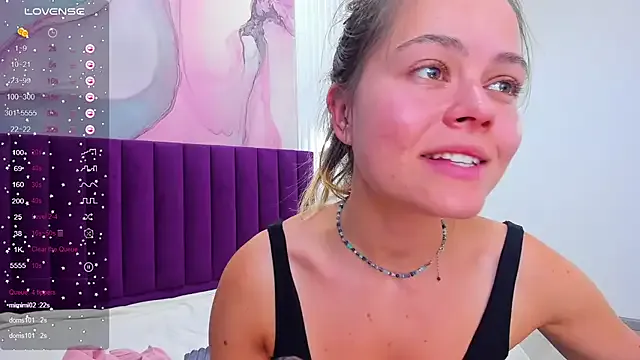 KarinaSanz – webcam model profile photo Image 6