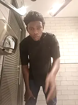 Zulyhenao18 – webcam model profile photo Image 4