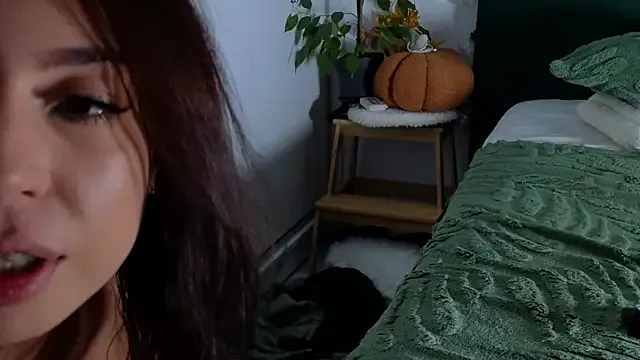 IrisWain – webcam model profile photo Image 17