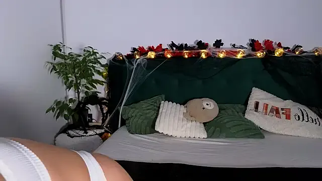 IrisWain – webcam model profile photo Image 19