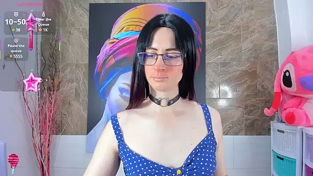 LauraFord – webcam model profile photo Image 11