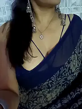 KarinaSanz – webcam model profile photo Image 7