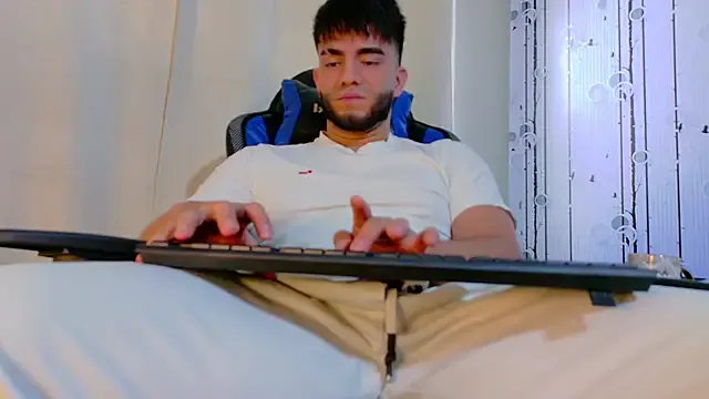 AshleyEmerald – webcam model profile photo Image 16