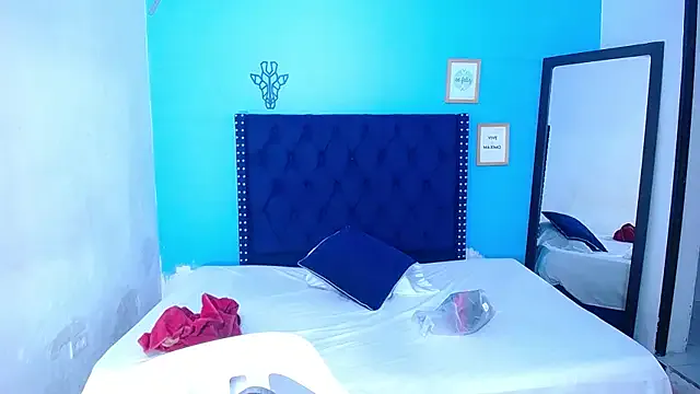 Live with ValeryRossell on FliCam Image 3