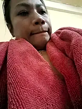 LunnaNoir – webcam model profile photo Image 13