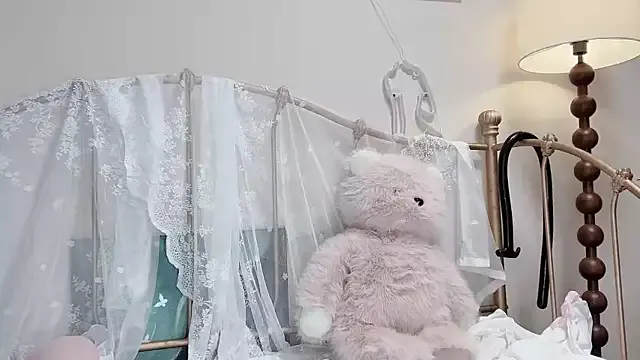 DIANITA_1988 – webcam model profile photo Image 11