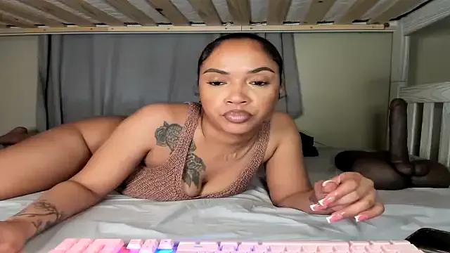 LadyLangston – webcam model profile photo Image 5