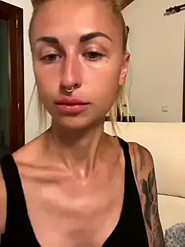 kylie_blck Image 18