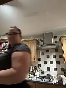 SandiSquirts – webcam model profile photo Image 10