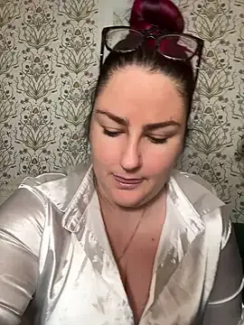 SandiSquirts – webcam model profile photo Image 4