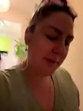 SandiSquirts – webcam model profile photo Image 6