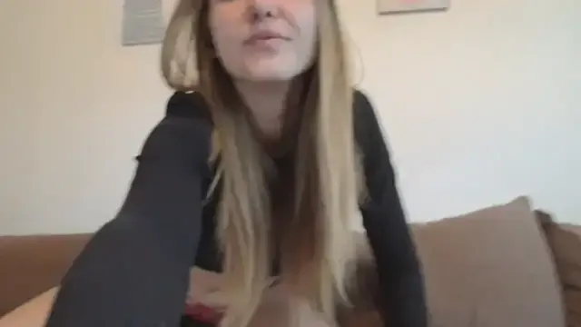 AMYINNA – webcam model profile photo Image 18