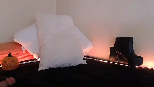 MissMegans – webcam model profile photo Image 2