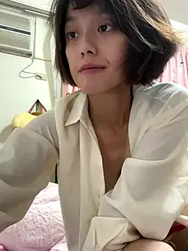 IrisNightshade – webcam model profile photo Image 12