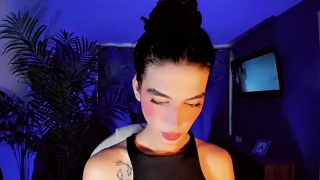 IrisNightshade – webcam model profile photo Image 3