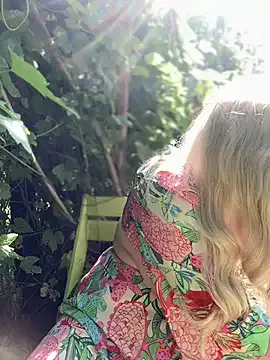 EmmaShaykk – webcam model profile photo Image 6