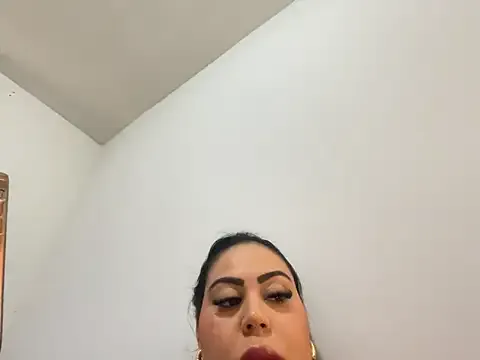xShineLanax – webcam model profile photo Image 3