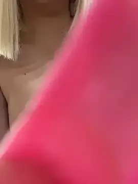 MiaRosel – webcam model profile photo Image 8