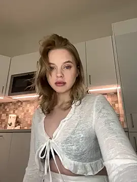 LilyFlamee – webcam model profile photo