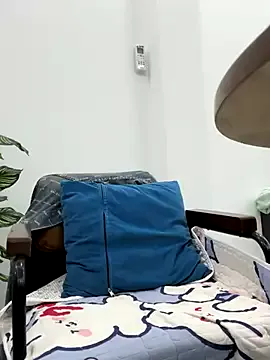 HeidiCox – webcam model profile photo Image 12