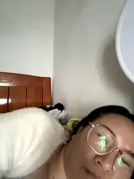 KpKpR – webcam model profile photo Image 18