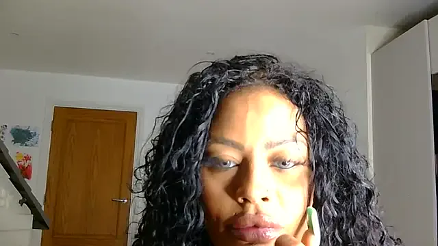 Sabrina_Jenssen – webcam model profile photo Image 5