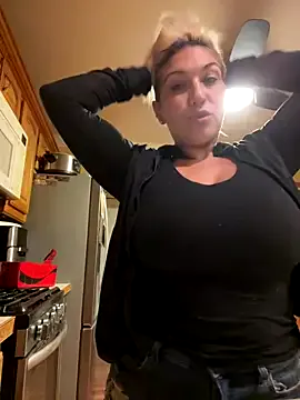 ilaiza – webcam model profile photo Image 14