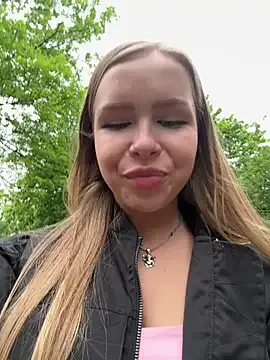 Liza_risky Image 10