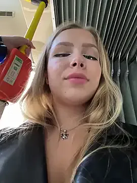Liza_risky Image 17