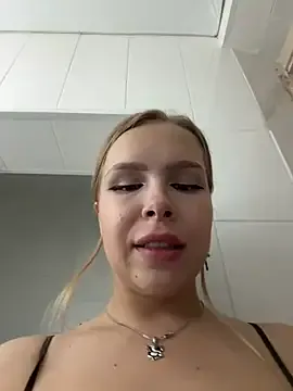 Liza_risky Image 9