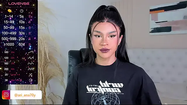 KarolBrand – webcam model profile photo Image 13