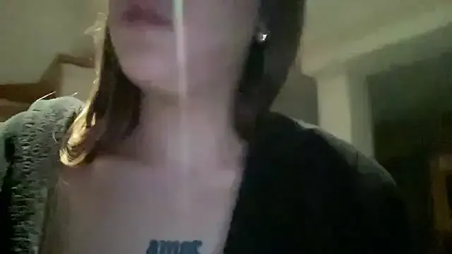 Maxinekinky – webcam model profile photo Image 6