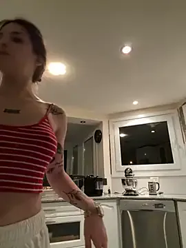 Maxinekinky – webcam model profile photo Image 7