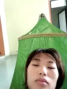 EmmaShaykk – webcam model profile photo Image 12