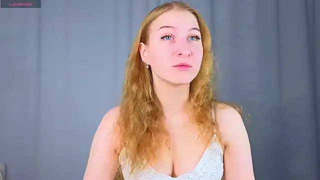 NaughtiestGal – webcam model profile photo Image 17