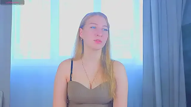 NaughtiestGal – webcam model profile photo Image 18