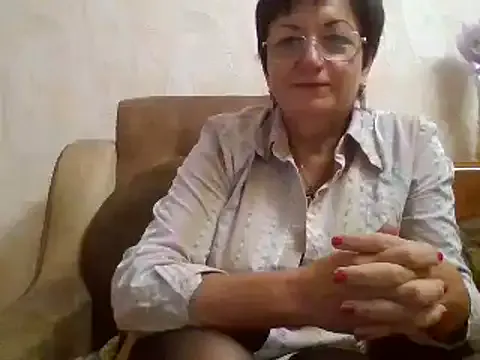 bustybabeuk – webcam model profile photo Image 19