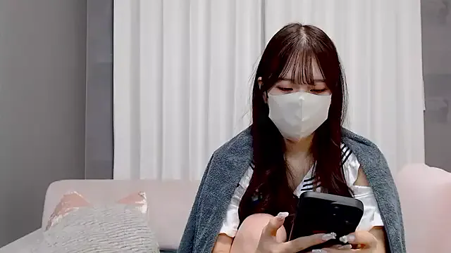 Live with Aisi-20 on FliCam Image 14