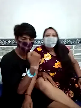 Naomii_Evans – webcam model profile photo Image 3