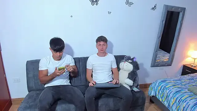 MiraDelynn – webcam model profile photo Image 13