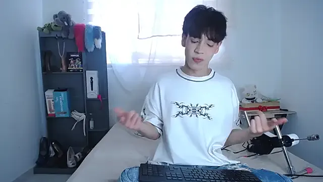 MiraDelynn – webcam model profile photo Image 4