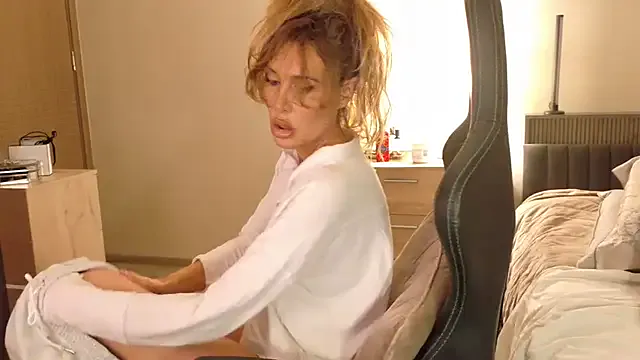 Caramel_Lights – webcam model profile photo Image 7