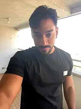 DenLina – webcam model profile photo Image 8