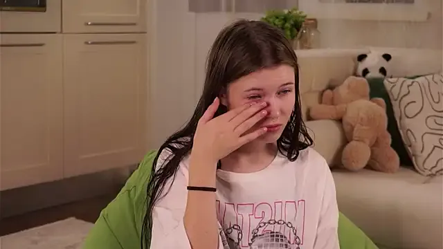 alanna_Micheles – webcam model profile photo Image 4