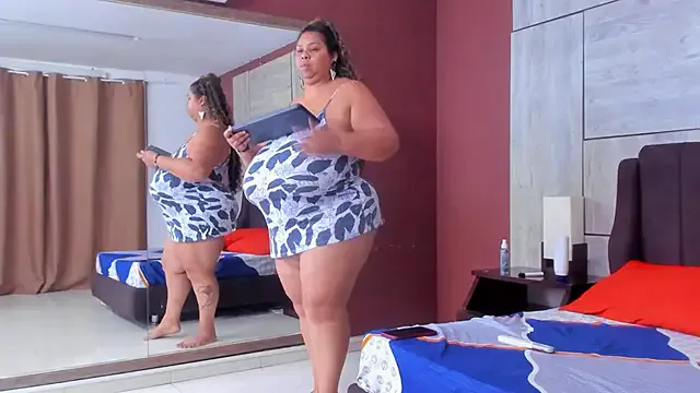 Live with Kiara_Elyon on FliCam Image 12