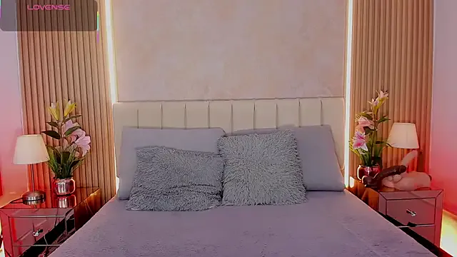 SandiSquirts – webcam model profile photo Image 13