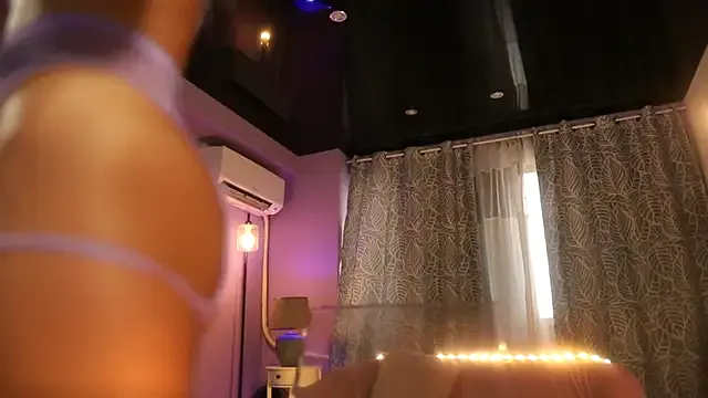 LennaVoss – webcam model profile photo Image 14