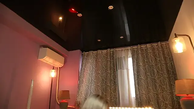 LennaVoss – webcam model profile photo Image 19